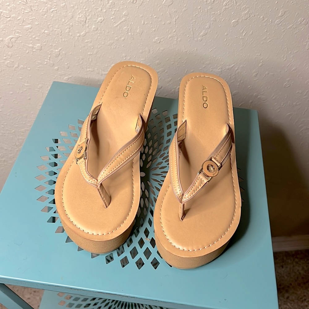 Aldo sandals NWOT SIZE 8